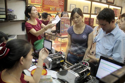 Giá vàng hôm nay 4/8 giảm tiếp, ai đang mua vào? - ảnh 1