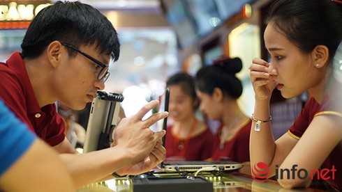 Giá vàng hôm nay 17/8 nơi giảm nơi không, tỷ giá xuống tiếp - ảnh 1