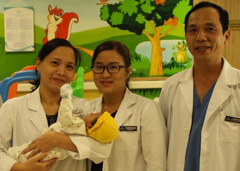 Cứu sống bệnh nhi sơ sinh mắc nhiều dị tật tim bẩm sinh nặng - ảnh 2