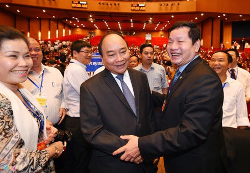 Bầu Đệ kêu bị 'lật kèo', Bầu Đức âm thầm bán máy bay - ảnh 1