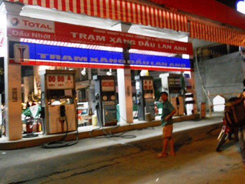 Gian lận trong kinh doanh xăng, dầu: Người tiêu dùng lãnh đủ - ảnh 1