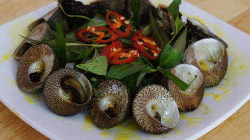 Thưởng thức các món ốc lạ Sài Thành - ảnh 1