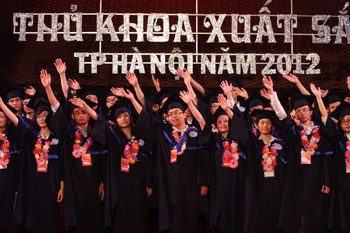10 năm, Hà Nội tuyển được 213 người tài - ảnh 1