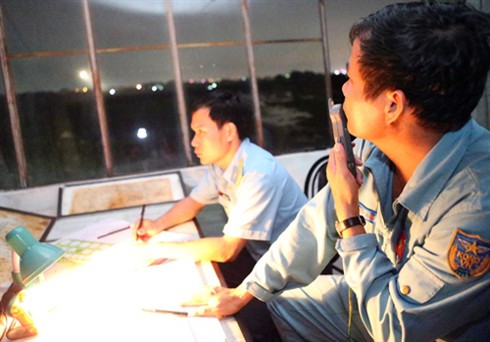 Xem máy bay SU-30 bay đêm, tuần tra Trường Sa - ảnh 11