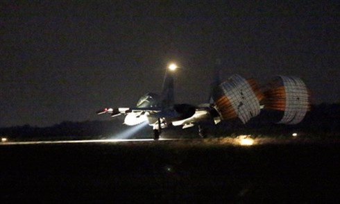 Xem máy bay SU-30 bay đêm, tuần tra Trường Sa - ảnh 12