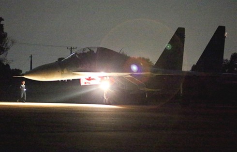 Xem máy bay SU-30 bay đêm, tuần tra Trường Sa - ảnh 4