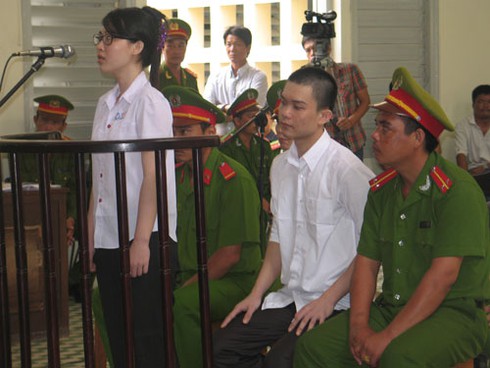 Phạt tù cựu sinh viên vì