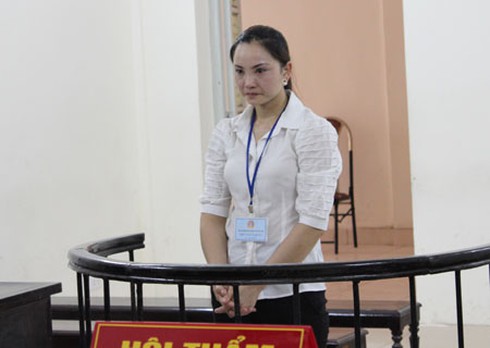 Chủ quán thịt chó hắt mắm tôm vào mặt công an huyện - ảnh 1