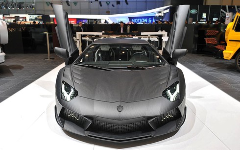 Cận cảnh siêu xế hộp hơn 70 tỷ đồng khi về Việt Nam - ảnh 10