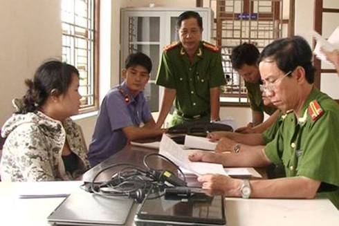 Cô gái dùng tuốc vít mở cửa trộm laptop của sinh viên - ảnh 1