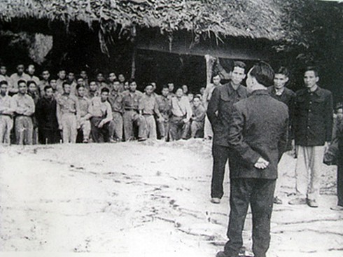 Đại tướng Võ Nguyên Giáp qua ảnh - ảnh 12