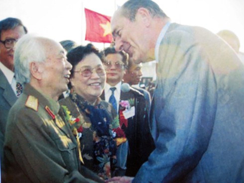 Đại tướng Võ Nguyên Giáp qua ảnh - ảnh 25