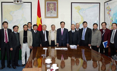 Thủ tướng làm việc với nhóm chuyên gia tư vấn - ảnh 1