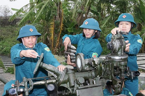 Các thiếu nữ mười tám đôi mươi vững chắc tay súng - ảnh 3