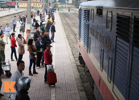 Những người cuối cùng rời ga về quê ăn Tết - ảnh 13