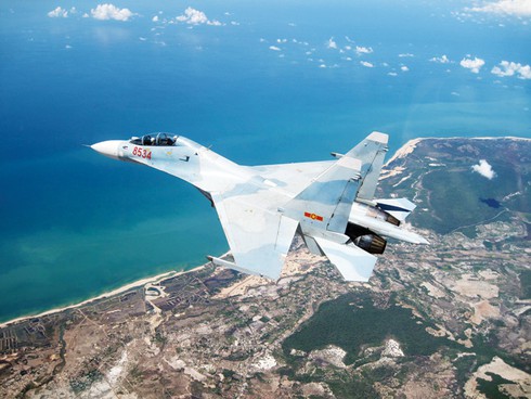 Chiến đấu cơ sẵn sàng cất cánh bảo vệ chủ quyền - ảnh 1