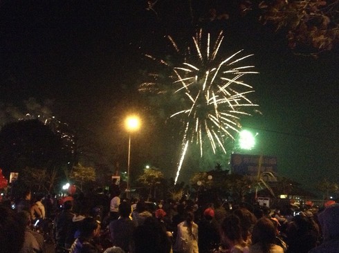 Không khí đón giao thừa Giáp Ngọ 2014 - ảnh 29