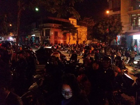 Không khí đón giao thừa Giáp Ngọ 2014 - ảnh 36