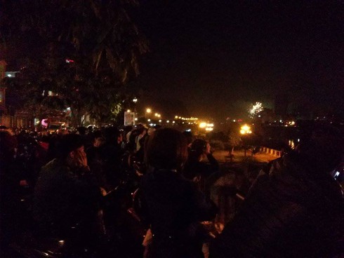 Không khí đón giao thừa Giáp Ngọ 2014 - ảnh 37