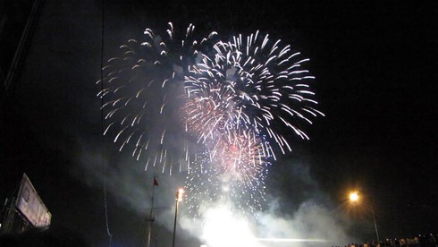 Không khí đón giao thừa Giáp Ngọ 2014 - ảnh 16