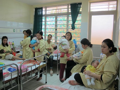 Phó Thủ tướng Vũ Đức Đam trực tiếp vào tâm dịch sởi - ảnh 1