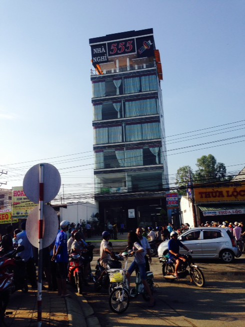 Cần Thơ: Xả súng kinh hoàng, vỏ đạn vương vãi - ảnh 2