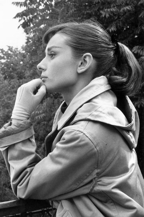 Tái tạo kiểu tóc đuôi ngựa thập niên 50s - ảnh 1