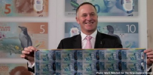 New Zealand phát hành 2 đồng tiền có ứng dụng công nghệ chống giả mới nhất - ảnh 1