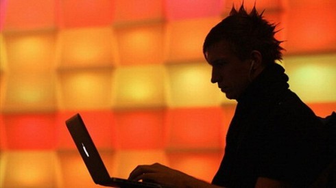 Phát hiện ổ tội phạm rửa tiền qua mạng lớn nhất phố Wall - ảnh 1