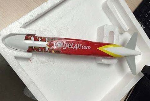 Đã có kết quả giám định mẫu vật nghi ma túy trong mô hình máy bay của 2 phi công - ảnh 1