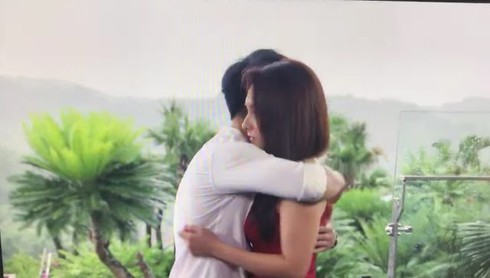 'Về nhà đi con ngoại truyện', Thư ngoại tình, Huệ yêu Quốc cuồng nhiệt