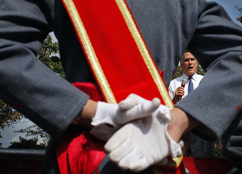 Những bức ảnh 'lạ' trong chiến dịch tranh cử Tổng thống Mỹ - ảnh 4