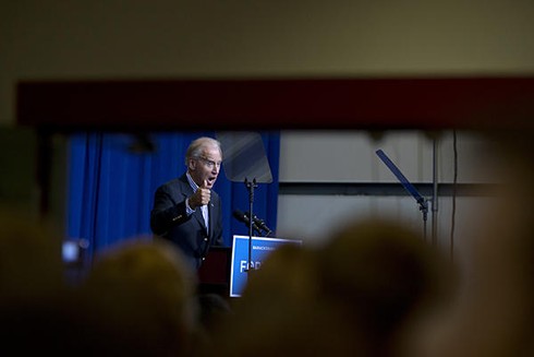 Những bức ảnh 'lạ' trong chiến dịch tranh cử Tổng thống Mỹ - ảnh 9