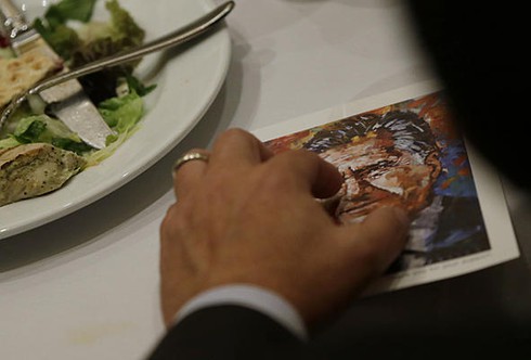 Những bức ảnh 'lạ' trong chiến dịch tranh cử Tổng thống Mỹ - ảnh 14