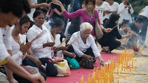 Chùm ảnh rước linh cữu Cựu Quốc vương Sihanouk về nước - ảnh 7