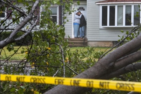Chùm ảnh: Siêu bão Sandy tàn phá nước Mỹ - ảnh 11