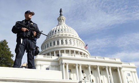 FBI “tóm” được kẻ gửi thư độc tới Tổng thống Obama - ảnh 1