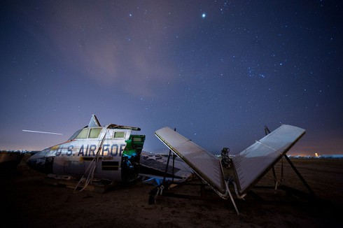 Ngắm 'nghĩa địa' phi cơ hàng khủng của quân đội Mỹ - ảnh 9