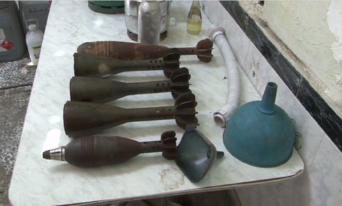 Tìm thấy kho vũ khí hóa học của quân nổi dậy Syria - ảnh 3