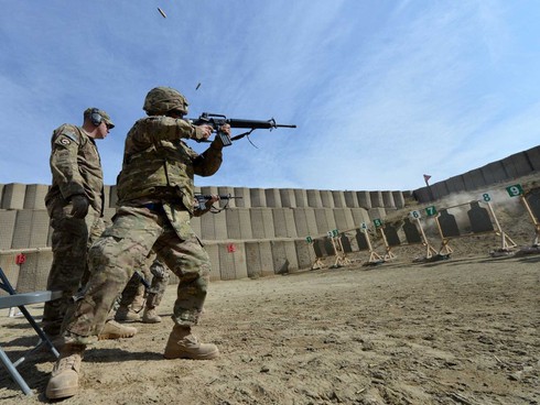 Vất vả như lính phi công Mỹ - ảnh 9