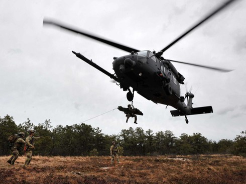 Vất vả như lính phi công Mỹ - ảnh 11