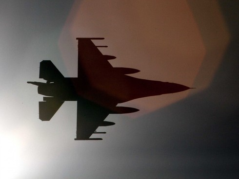 Vất vả như lính phi công Mỹ - ảnh 3