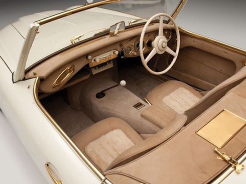 Ngắm ‘đồ cổ 4 bánh’ phủ vàng giá 20 tỷ - ảnh 4