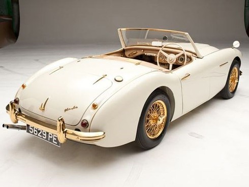 Ngắm ‘đồ cổ 4 bánh’ phủ vàng giá 20 tỷ - ảnh 5