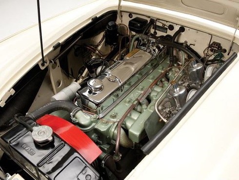 Ngắm ‘đồ cổ 4 bánh’ phủ vàng giá 20 tỷ - ảnh 8