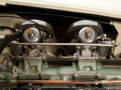 Ngắm ‘đồ cổ 4 bánh’ phủ vàng giá 20 tỷ - ảnh 9