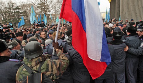Ukraine: Dân Crimea chiếm đóng tòa nhà chính phủ - ảnh 1
