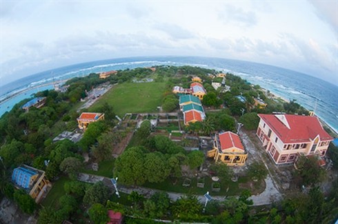 Reuters: Việt Nam, Philippines