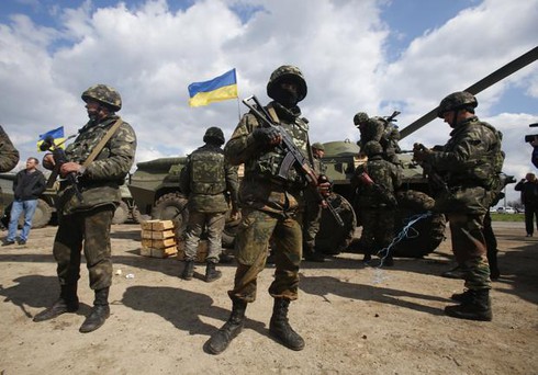 Kinh tế Nga suy thoái vì bất ổn Ukraine - ảnh 1