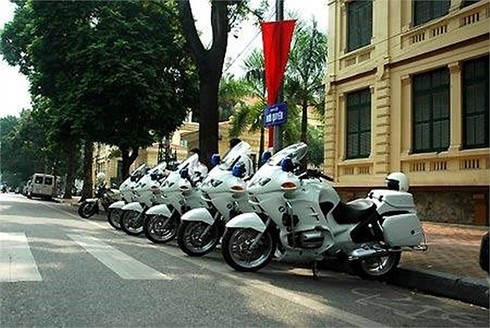 Khủng như dàn xe của CSGT Việt Nam - ảnh 10